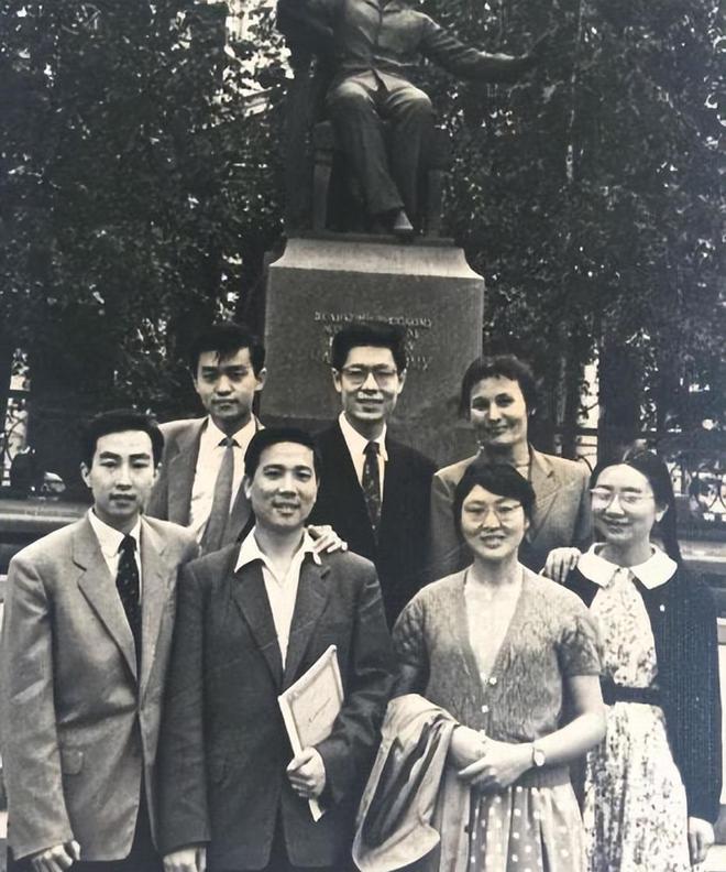 刘诗昆|钢琴家刘诗昆：78岁娶小37岁娇妻，81岁再得一女，如今还想生儿子