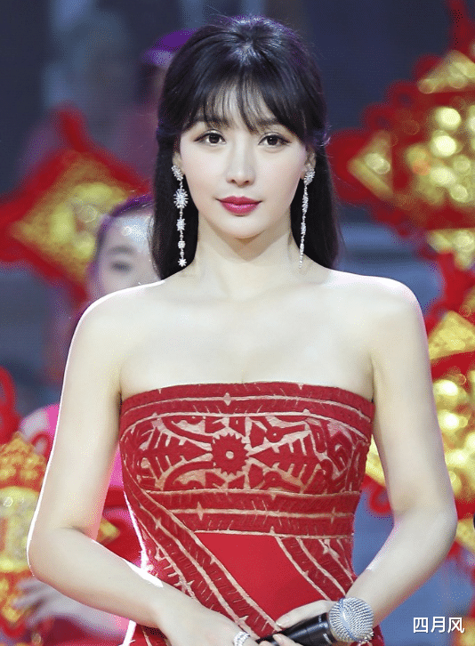 柳岩|42岁柳岩当街热舞无人识！被嘲“借胸上位”，参加相亲没人要