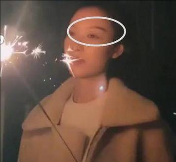 杨幂|明星变美花样多，杨幂用假屁股垫，倪妮贴反了假眉毛