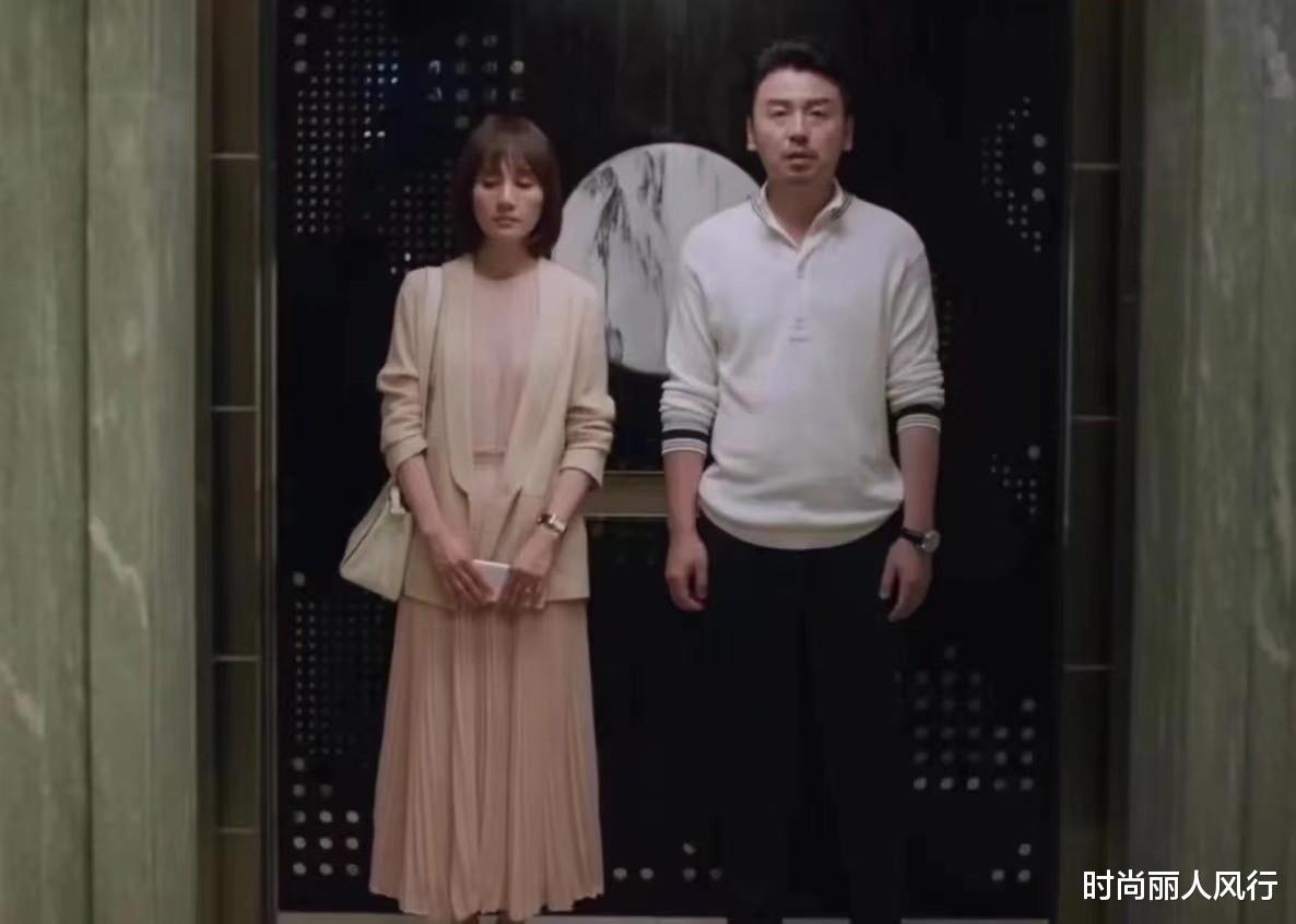 乌克兰|?袁泉新剧翻车!特写镜头下脸变苍老太憔悴,职场装穿搭却照样爆火