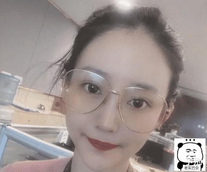 李立群|“绿地门女主”张雨婷老公心痛起诉离婚，更新朋友圈，网友：心疼