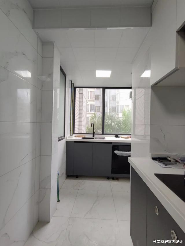 这是我见过最极简装修,效果很耐看,阳台放浴缸泡澡,谁见过?