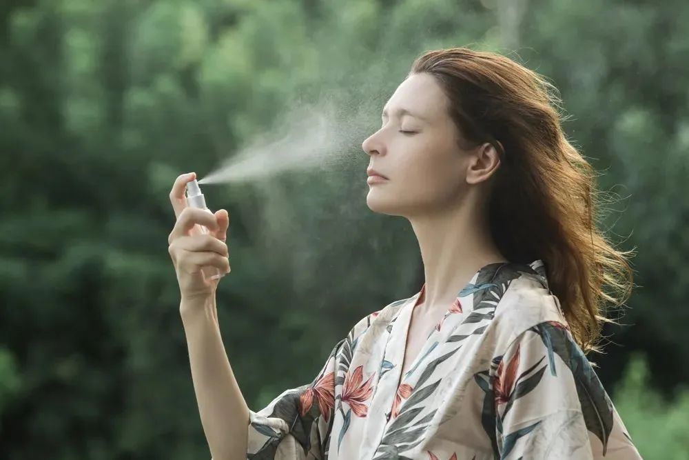 保湿 关于肤质｜泛红还敏感？干敏皮春季自救指南