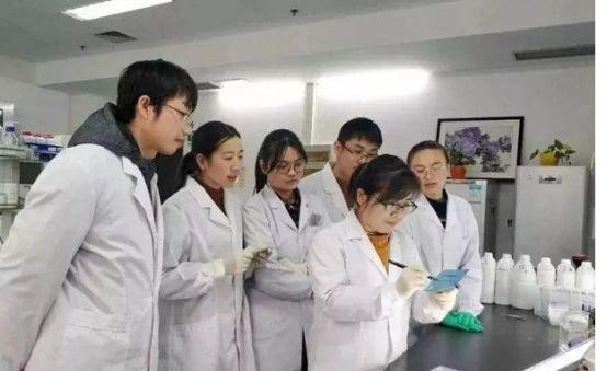 大学|大学“烧钱”的四个专业，学不好收入抵不上学费，毕业生压力较大