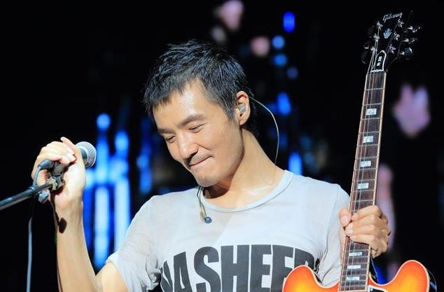 李嫣|“背靠王菲”李嫣:14岁穿着超短引关注,曾直言我不需要什么能力