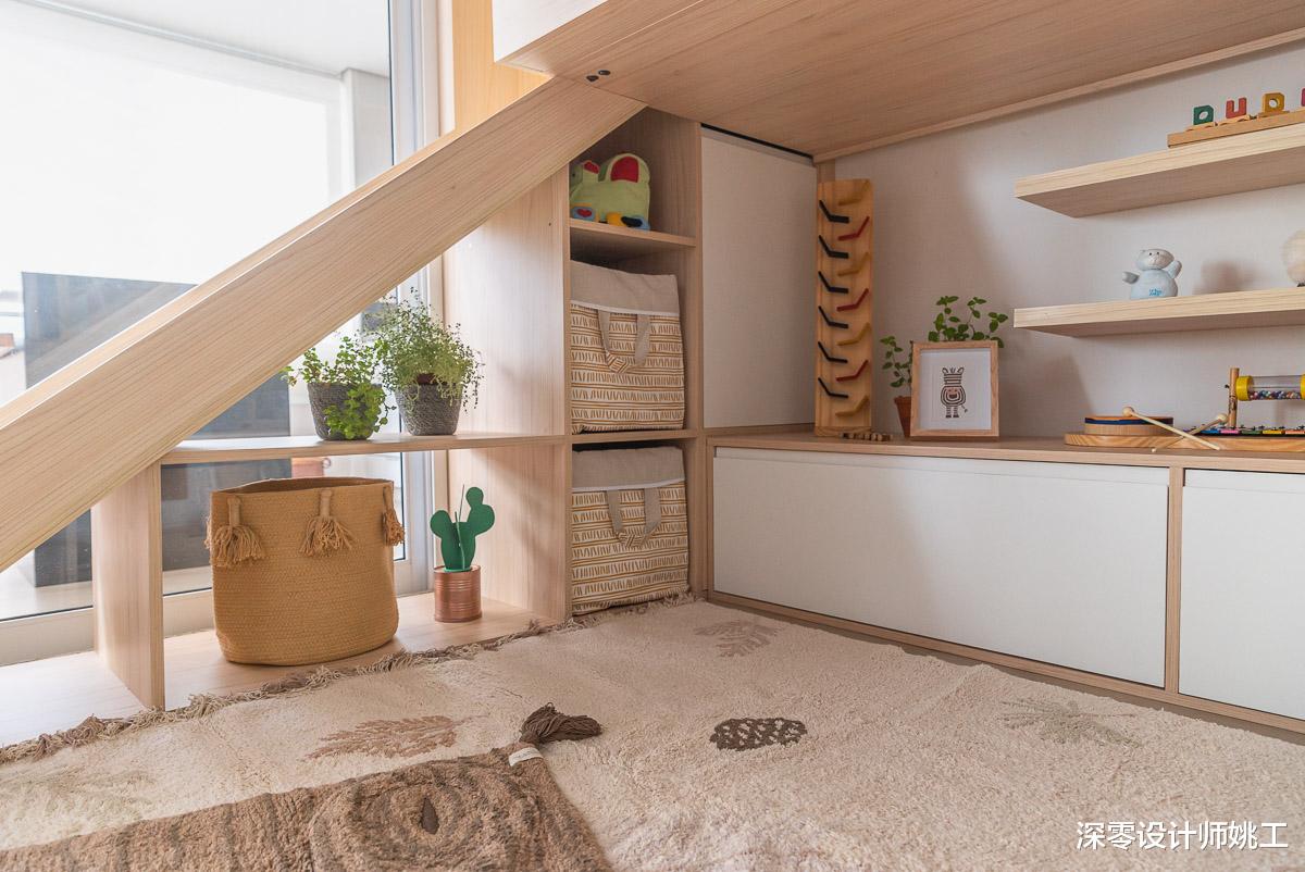见到了最强装修,儿童房床抬高底下做收纳,休闲区,功能翻倍