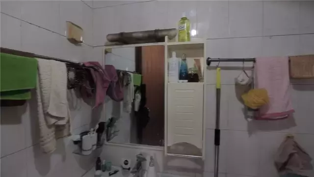 俩夫妻花3万装修38㎡一室一厅,水泥铺地面,自己做家具!