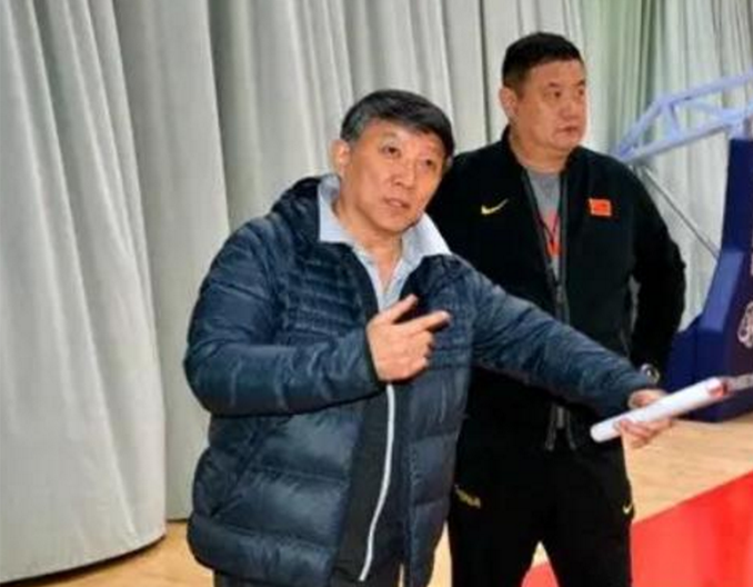 宫鲁鸣|再一次力挺爱徒，宫鲁鸣调整阵容在即，不信任2将，季后赛拒出局