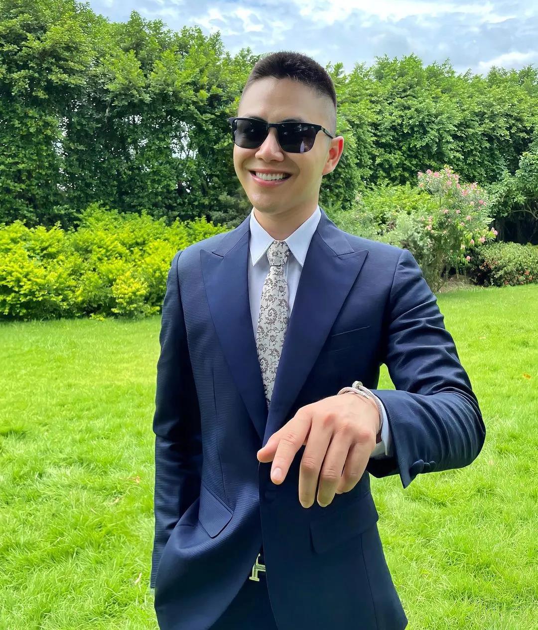 豪门明星|泰国女星Bella现身活动现场 与帅气老挝富豪合影引热议