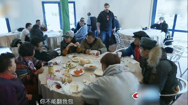 李玉刚|为6块钱逼哭女主持？李玉刚惨遭网暴无奈关闭评论，发声回应争议