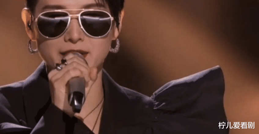 |胡杏儿新才艺，不一样的风格，80年的年代感