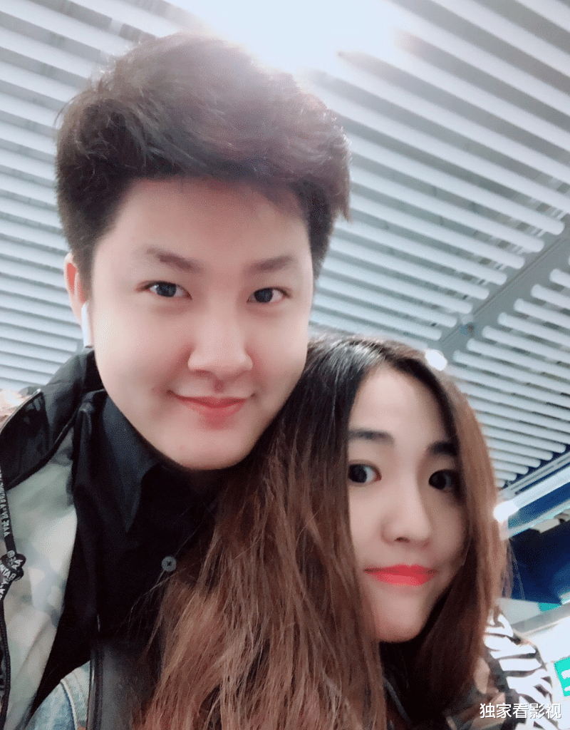 刘纯燕|金龟子要嫁女儿了！22岁女儿和初恋男友相恋9年，还有35cm身高差