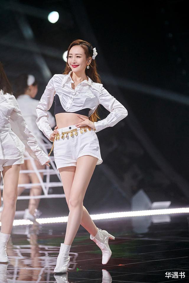 王鸥|王鸥:从小被妈妈抛弃,66万送同母异父的妹妹出嫁,41岁仍未婚