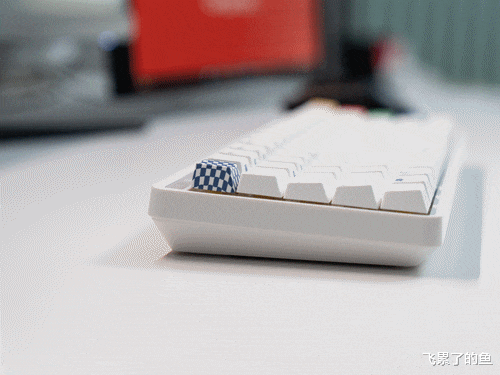 机械键盘|充满惊喜的机械键盘国货之光，米物ART系列像素1985体验分享