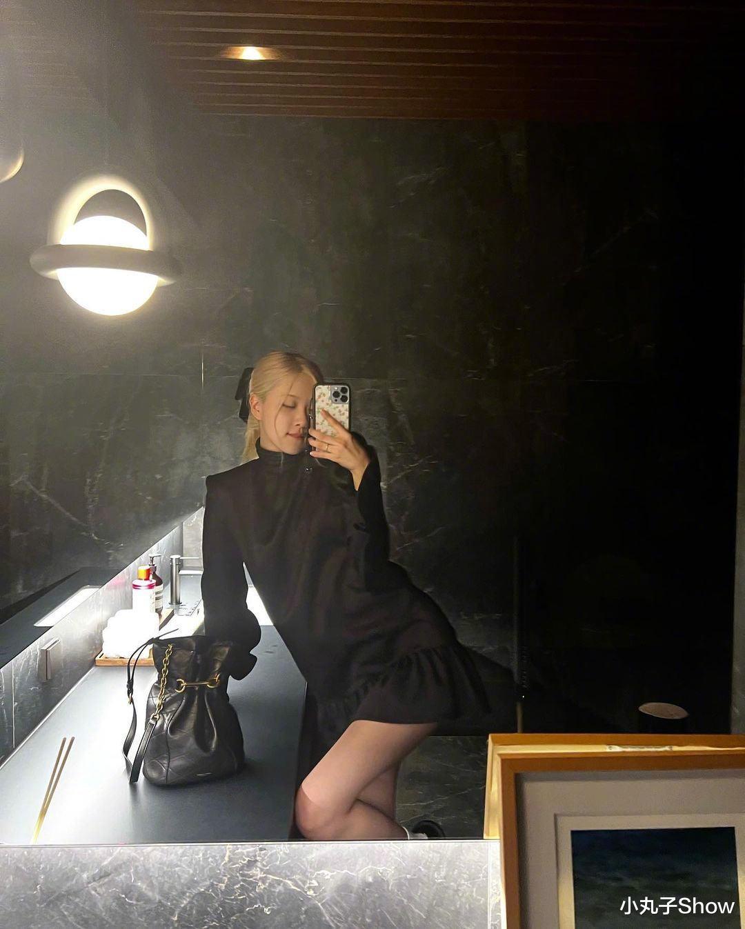 欧美明星|给粉丝发福利!ROSé朴彩英晒性感自拍,公主裙也能秀白皙漫画腿