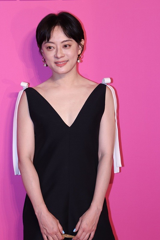 孙俪|孙俪的短裙穿啊可圈可点，怎么看都很美，内在气质特优雅