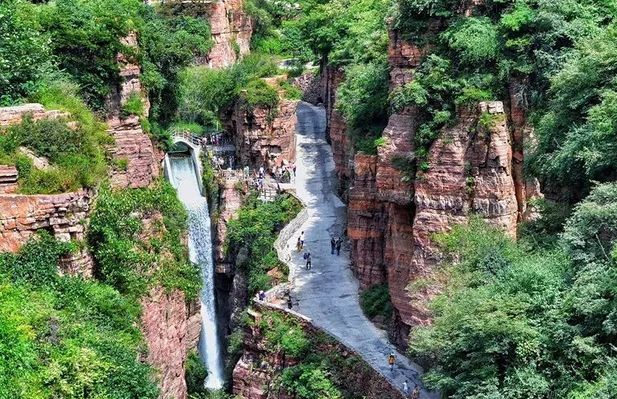 |万仙山风景区是国家4A级景区,这里地势险峻,但美景一绝