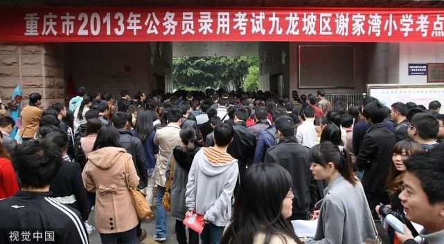 00后|看了“年轻人假装上班”的热搜后,成年人的我泪目了