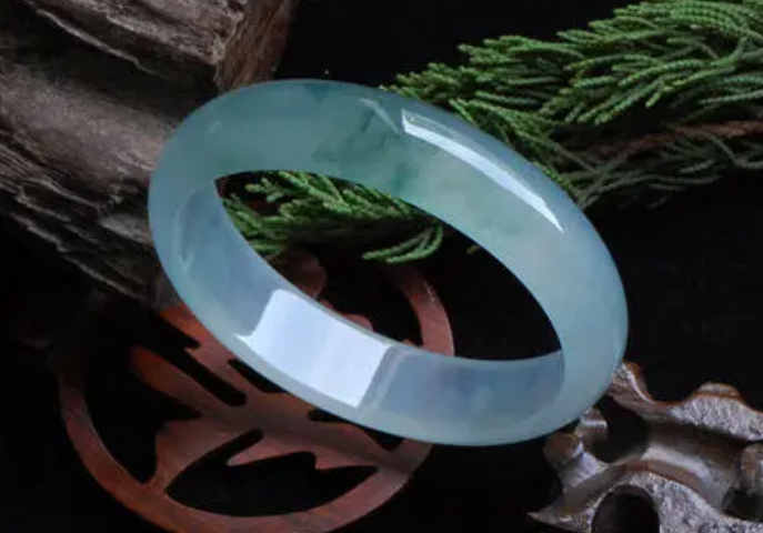 麒麟号|翡翠已经成为了投资品,但是知道它的档次,只有高品质的才有价值