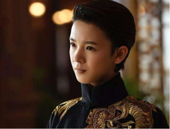 陈瑶|扮起男人来也毫不逊色,古灵精怪的她,相信离大红不远了