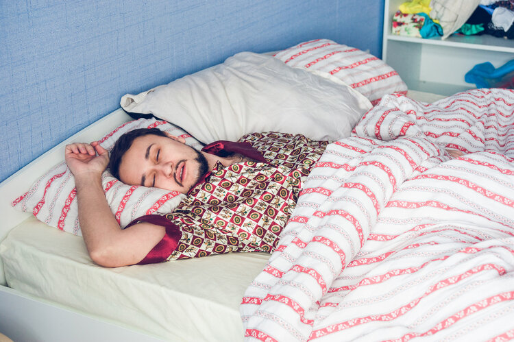 睡眠|睡觉突然抖一下,是大脑怕你死了?暗示了什么?多年的疑惑解开了