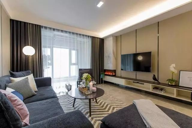 两居室现代轻奢风格装修，卡座式餐厅设计，打造时尚家居之所！