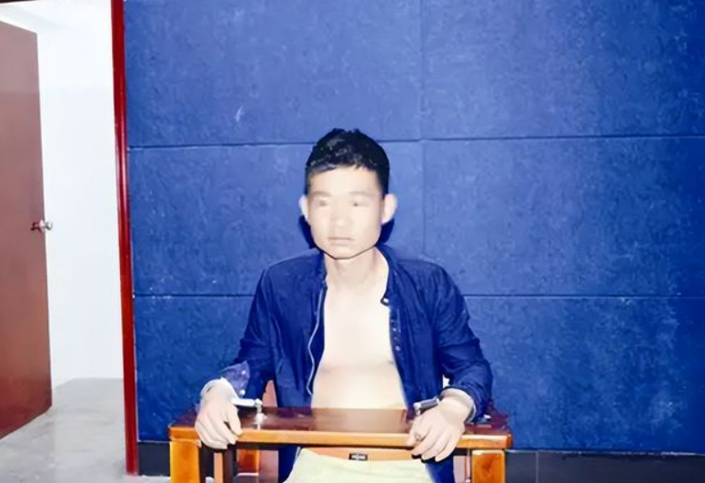 15年,湖北16岁少女熟睡中被劫匪入室绑架,劫匪却因一句话放了她