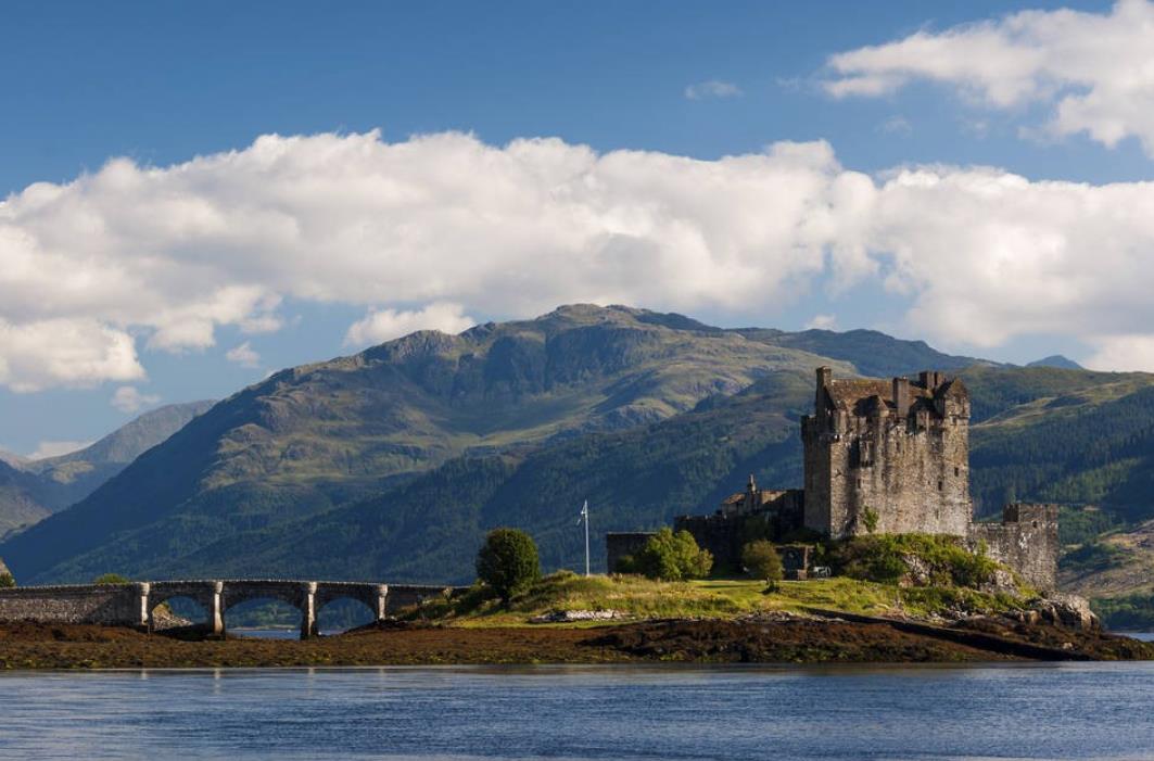 越来越接近勒威克码头,这里的房子,都带有斯堪的纳维亚风格