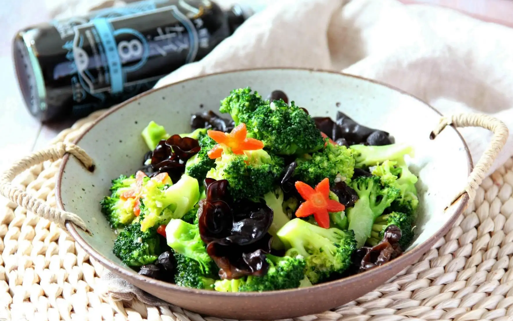 降压药|甲状腺结节为何日益增多?医生:1种菜比碘盐还可怕,趁早戒掉