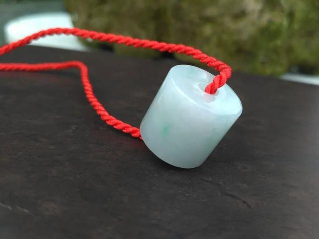 翡翠|山路难行日易斜,烟村霜树欲栖鸦,翡翠路路通的寓意你都知道吗?