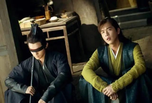 余生|接档《余生》的新剧开播，男主一上来就怼观众，五竹叔滤镜碎一地