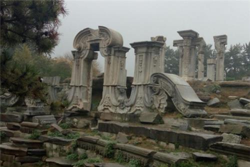 洋人哄抢圆明园时，他拿走一件小东西藏贴身衣物中，现拍出1.6亿