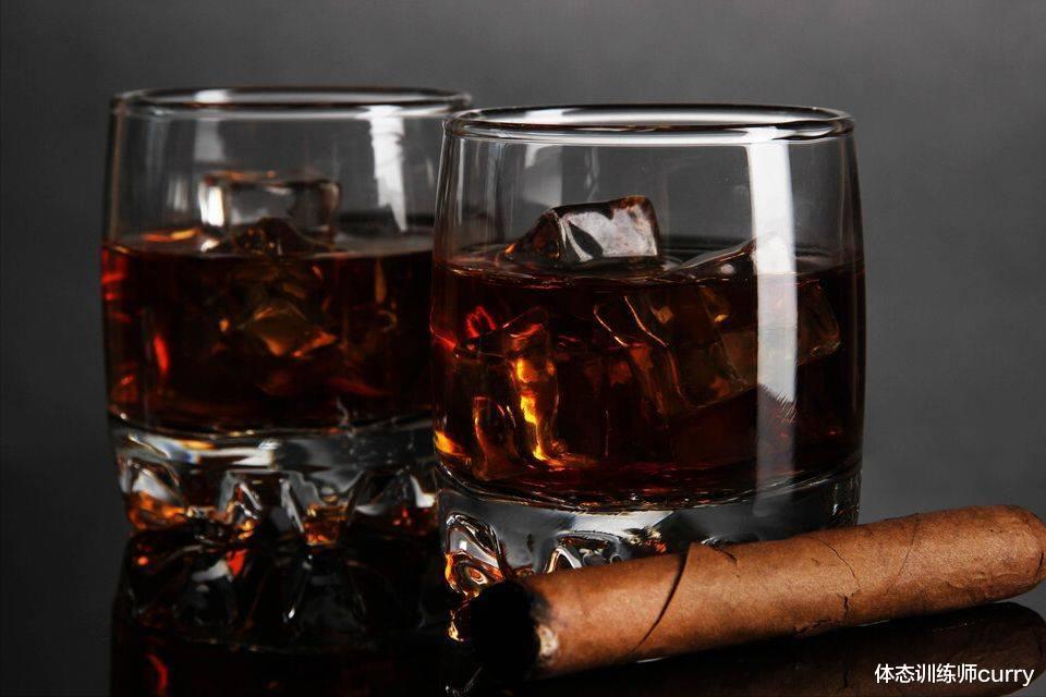 长寿|男性如果超过65岁后,还能坚持这4件事,或说明身体还算硬朗