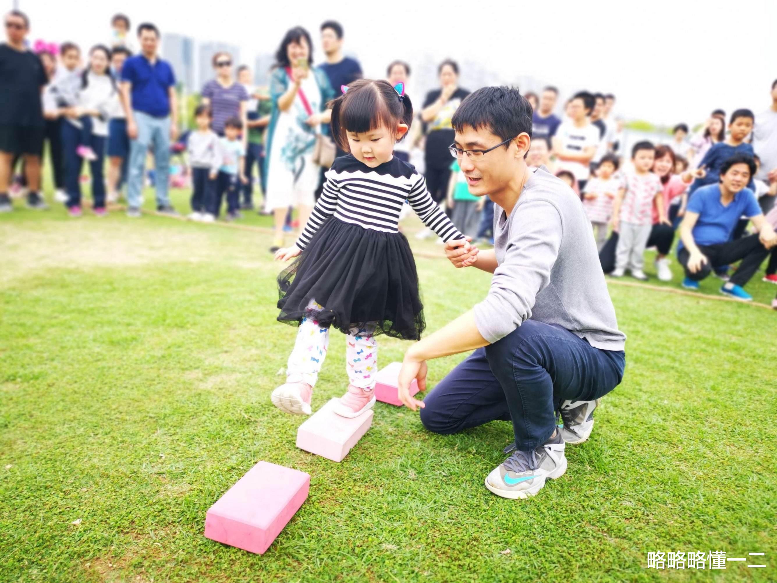 “两胎都是女儿,我不用奋斗了”,宝爸躺平言论,引发网友热议!