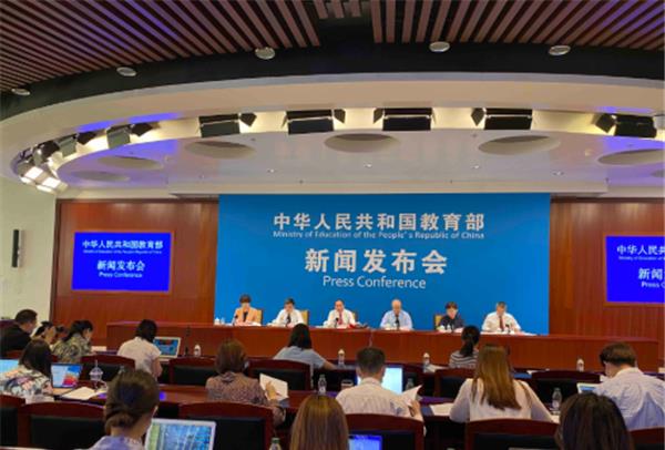 教师|高中教师迎“好消息”，绩效考核新变动，三类老师有望涨工资