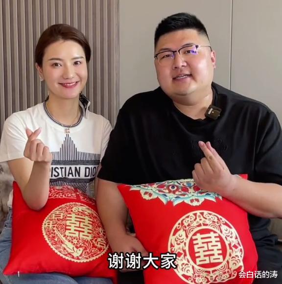 |曝网红“猴哥”婚礼已延期，延期原因太无奈，网友：格局大了