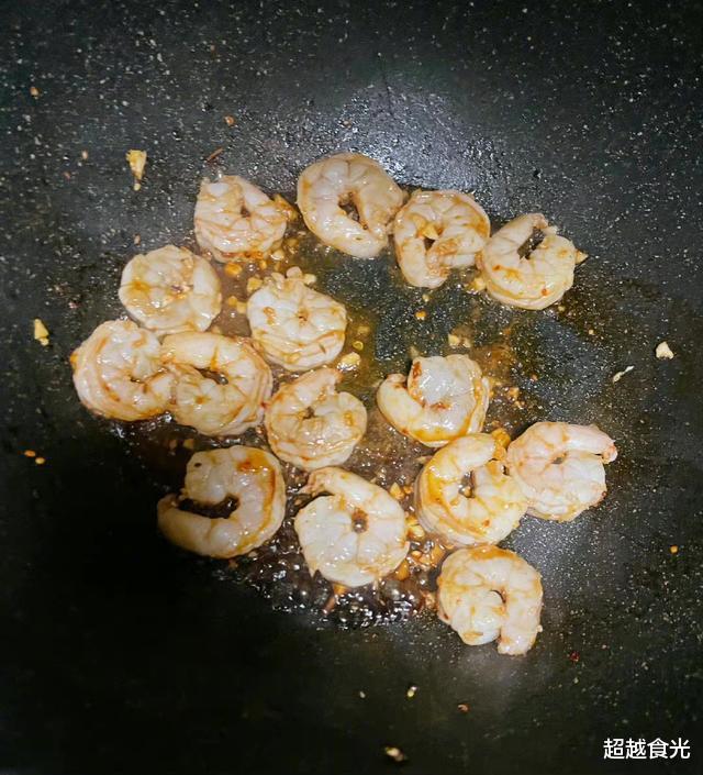 张馨予 张馨予晒减肥餐火了,引来2万人点赞,网友纷纷感叹:涨见识了