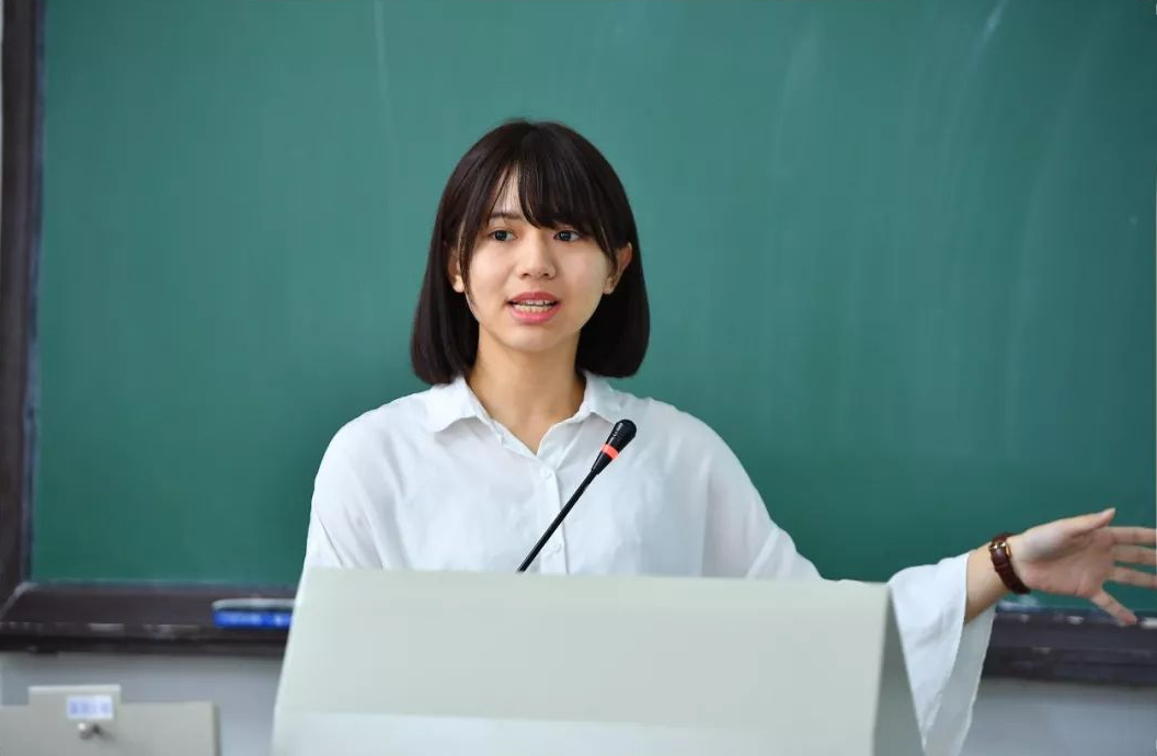 高校|在C9高校面前,师范生都得靠边站,是招聘老师还是在“比大学”?