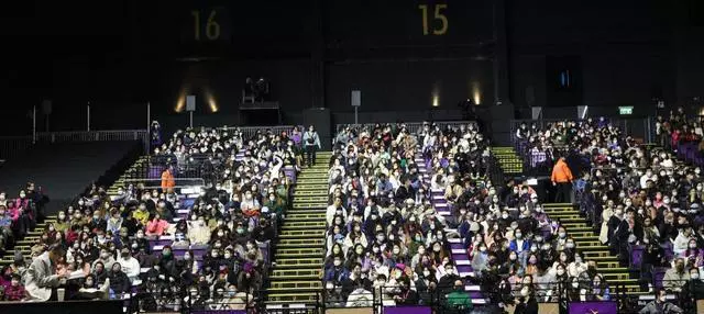 演唱会|杨千嬅演唱会遮盖空位营造满座假象？娱媒、网友为黑她不讲常识