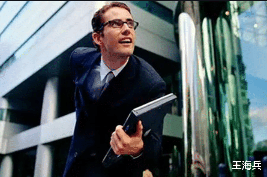 随波逐流|混迹职场，能够在一个团队中站稳脚跟，而不是随波逐流