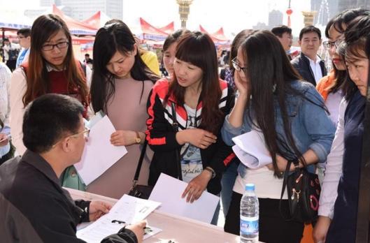 996|贾国龙提议调整上班时间,改为715工作制,网友:难道996还不够吗