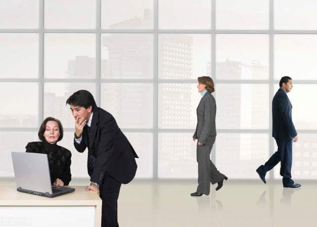 社保|为什么有很多领导特喜欢摆架子?摆架子会带来哪些好处?