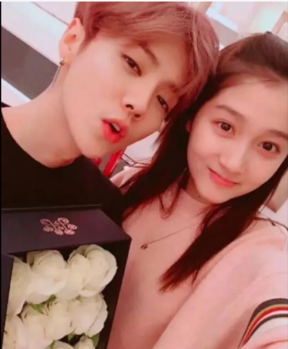 鹿晗|鹿晗关晓彤日本过除夕,导演刘信达发文怒批,对节日没有敬畏之心