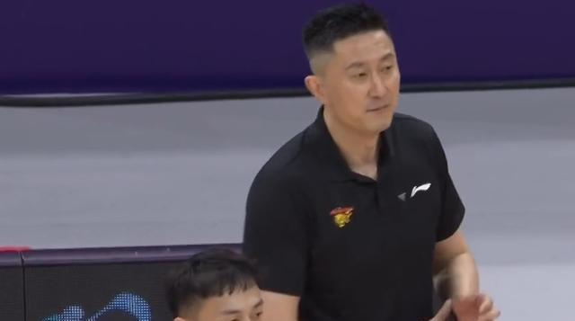 吉林男篮|前四悬念重生，广州吉林锁定季后赛，天津反超山东，CBA最新排位