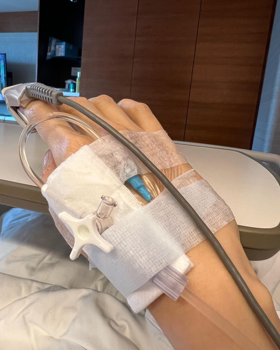 李嘉欣|李嘉欣加护病房抢救48小时　全身抽满针管庆幸「捡回一命」