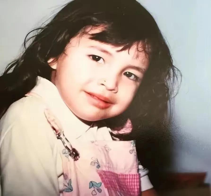 超模|马来西亚最惨王妃 名模出身却被母亲背叛 遭丈夫家暴 后逃出活成自我