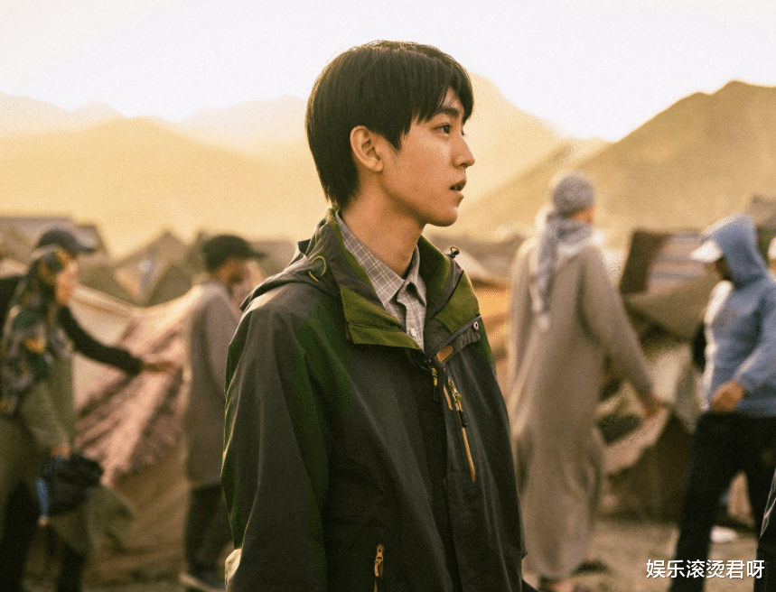 姚晨|23岁王俊凯脱离滤镜演“外交官”，让多少爱装霸总男演员羞红了脸