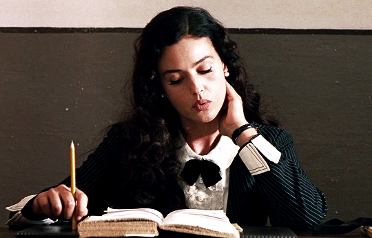 莫妮卡·贝鲁奇|《西西里的美丽传说》：从莫妮卡·贝鲁奇那里学到的10个时尚技巧。