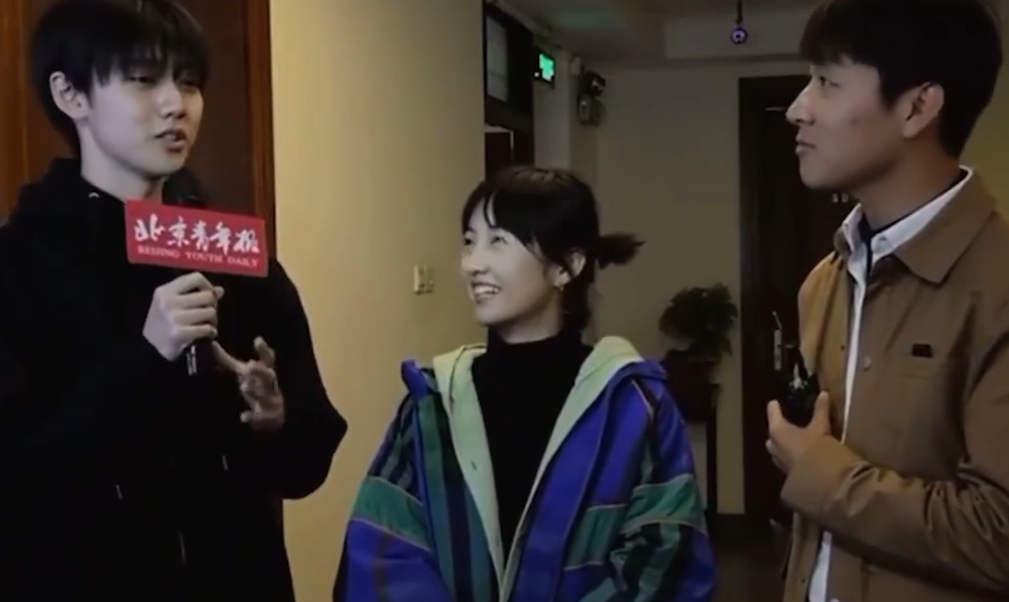 张子枫|“异父异母”张子枫:与彭昱畅关系获亲妈认可,今成圈内团宠!