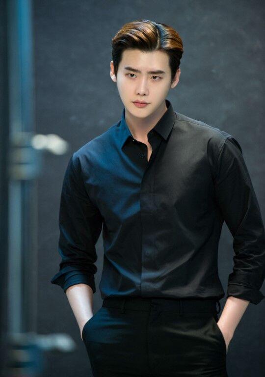 李钟硕|李钟硕回顾时光，觉得20多岁时活得太痛苦，对退伍既高兴又有负担